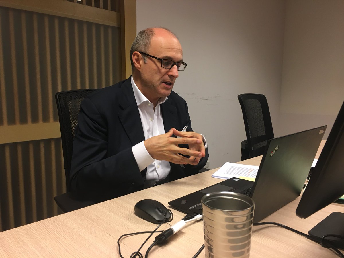 LKYSchExecEd's tweet photo. Associate Dean @ManciniFr of the @LKYSch is now live on his webinar on: “Middle East Explained: Power and Conflict in the Most Dangerous Region of the World”. https://t.co/7AJJPmOqXA