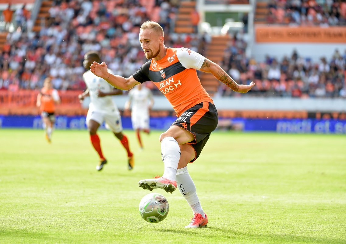 FCLorient's tweet photo. Bon anniversaire @gaetcourtet18 ! 🎂 https://t.co/XXp1nQHYP1