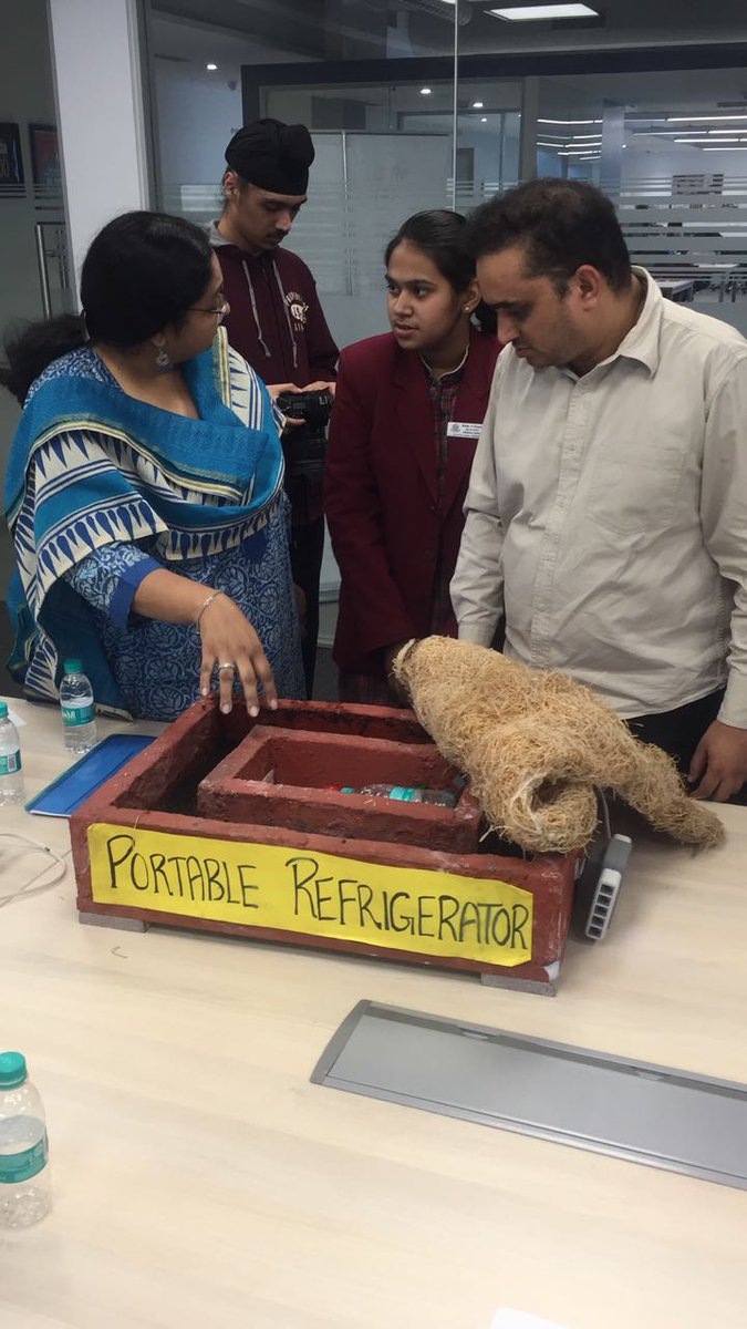 bennettuniv's tweet photo. This admirable invention by a trio of young innovators has got our Jury members a lot curious to know all about their #Idea of Innovation.

#IdeasAtBennett #InnovationLaunchpad #IdeasofFuture #InnovatingIdeas #GreatIdeas #TechnologicalReforms https://t.co/cRRyIhR2BW