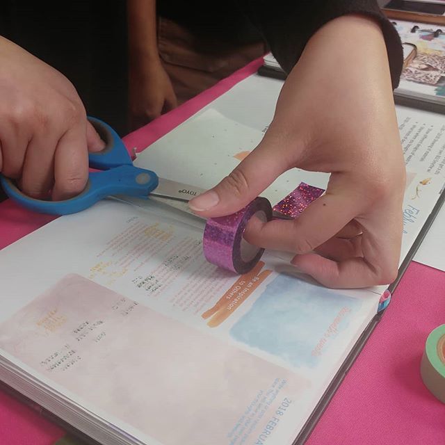 BDJBox's tweet image. Add glitter to your planner with washi tapes! Tune in at facebook.com/bdjbuzz for more tips!❤ ift.tt/2Gxu3Zq