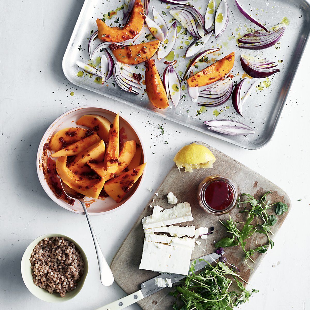 orionbooks's tweet photo. The fab new cookbook from @ThisisDavina is here! Davina's #KitchenFavourites is out today and is packed with sugar-free, no-fuss recipes to enjoy together 💞 Grab your copy here 👉 https://t.co/zJHFonZnmH https://t.co/K5AbHEVp7Y