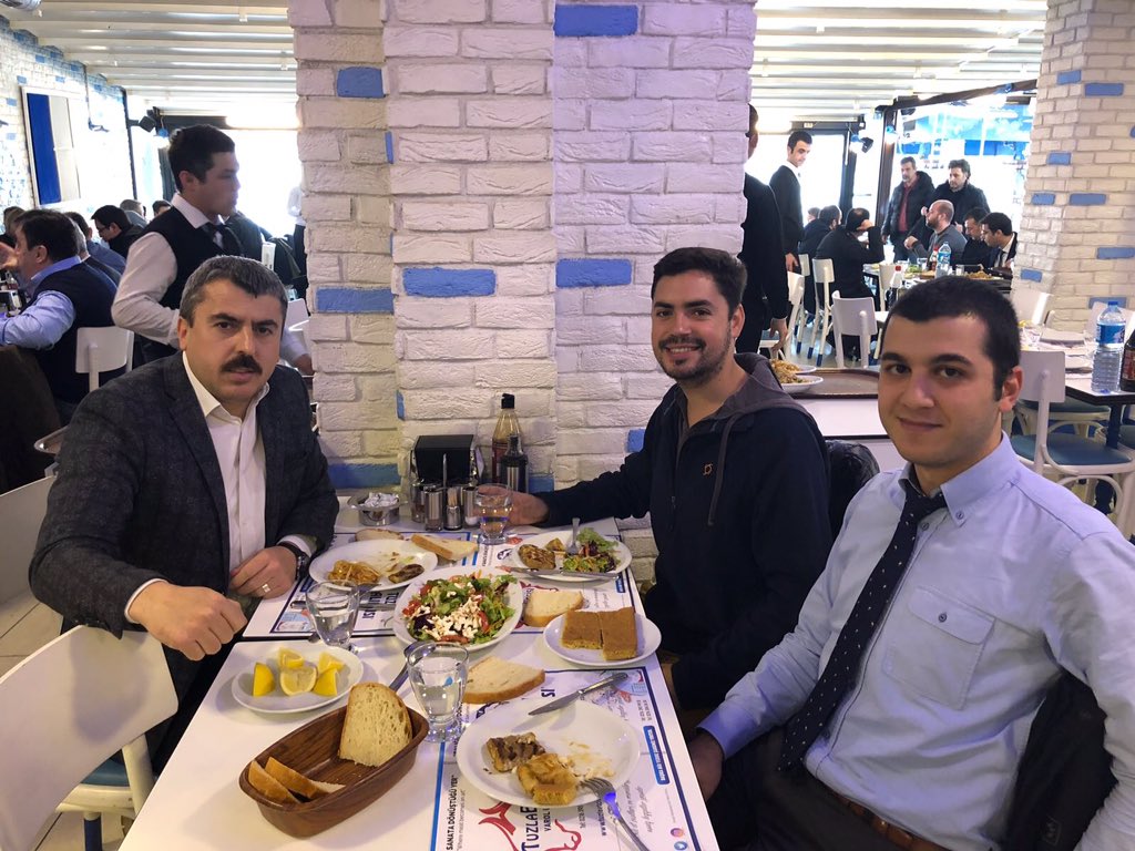 TuzlaDogaELT's tweet image. We had a delicious lunch with Rai thanks to our principal🤤  #tuzladogaelt #aisec #meetmyworld @ali_aslisen @Didem_Ozgul