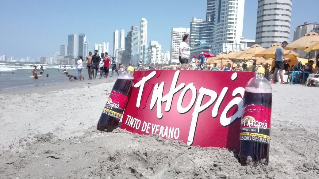 angiser's tweet photo. Tinto de verano Tintopia llego a Cartagena, contagiando de frescura sus playas!!#tintodeverano #tintopia #tintopiando #cartagena https://t.co/nKEGWRlzy2