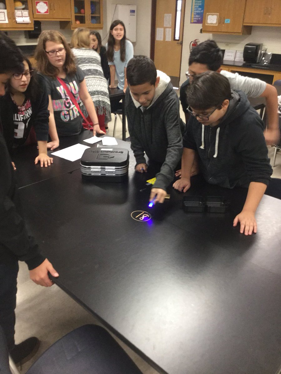 MrsJordanSci6's tweet photo. Breakout box fun in science!!!! @NISDSecScience @ericahallam @baldridge_chuck @julieschweers #breakout #sciencerocks https://t.co/wMN2ViYS69
