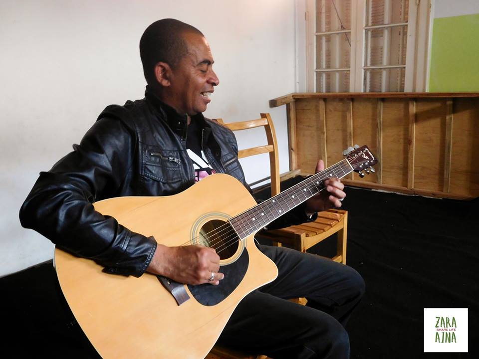 Inspiring things at our Center in Mada! Our amazing staff bringing in guest artists, incl Rajery, a famous musician, who talked to the kids about preserving their culture, + Mario Gizavo, a famous bass guitarist, who talked about being a pro artist + pursuing your dreams!