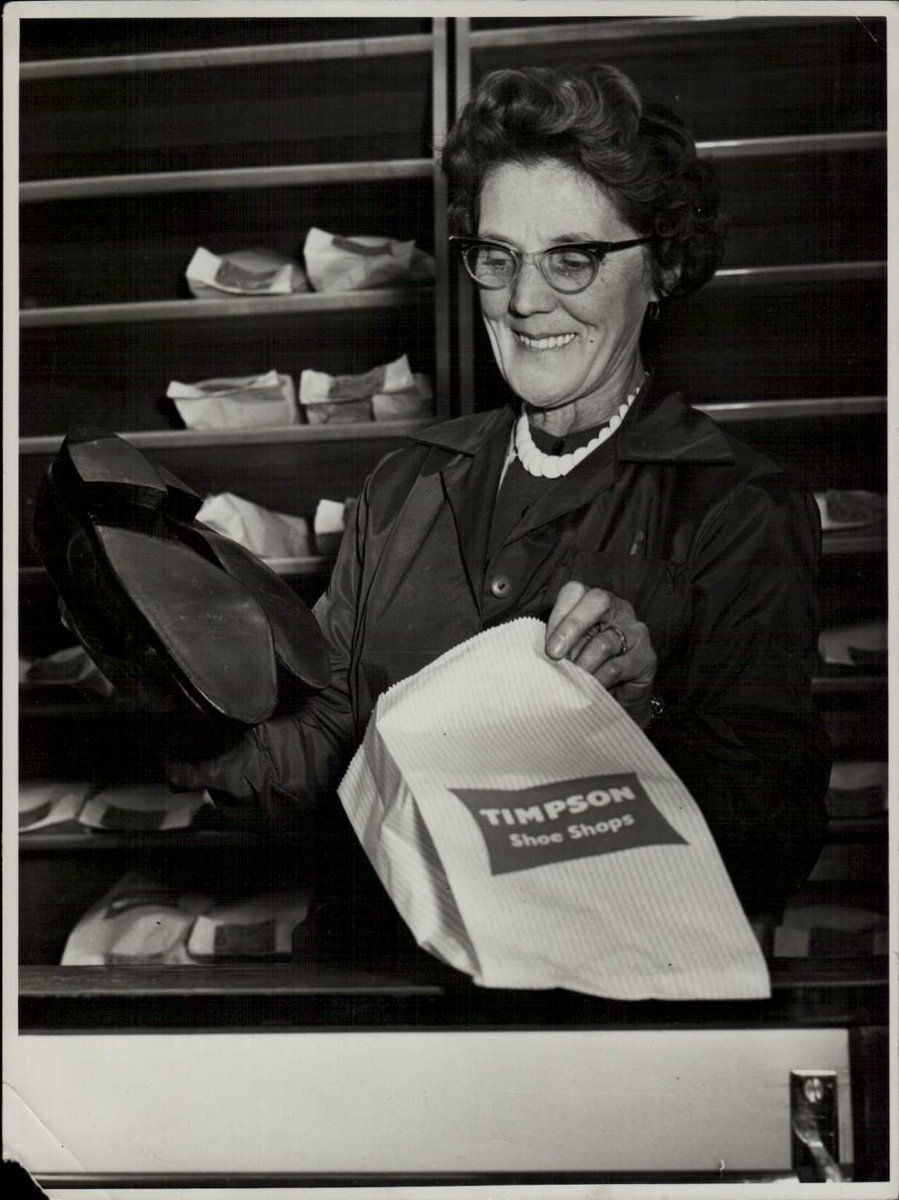 TimpsonArchive's tweet photo. OK one more before I go! Does any one know who this is and where it is? There is nothing written on the back of the photo. It is from the 60's looking at the bag she is using
#timpsonarchive @JamesTCobbler https://t.co/5DvupoI1s1