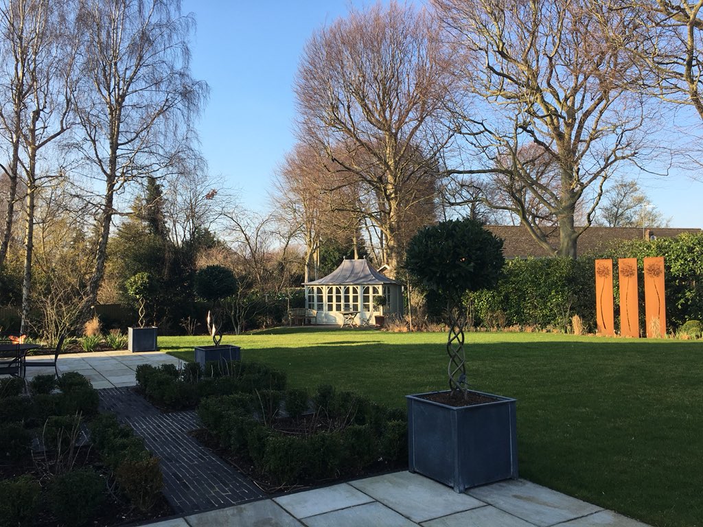 Magical afternoon light to showcase all the important items that make this garden special <a href="/IanGSculpture/">Ian Gill Sculpture</a> <a href="/hspgarden/">HSP Garden Buildings</a> <a href="/PCLandscapes/">Paul Cowell</a> @VandeMoortelUK <a href="/GardenRequisite/">Garden Requisites</a> #gardendesign