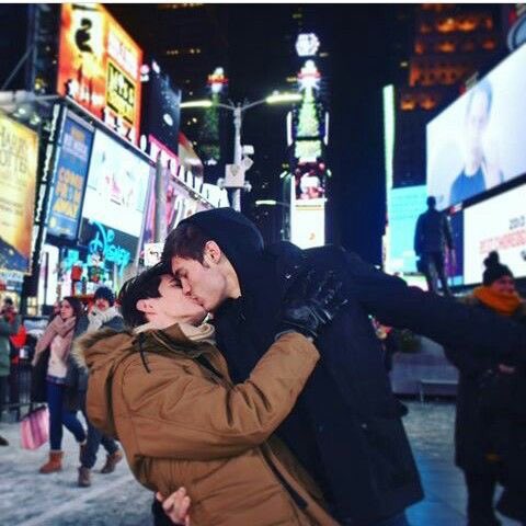 Ryaryn22's tweet image. home is wherever I am with you