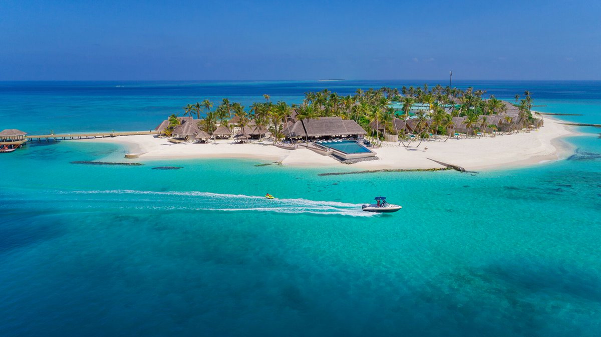 The rich, exuberant and colourful ecosystem  of Maldives, the paradise on earth. 🌏 | 📍: Fushifaru Maldives | #VisitMaldives #SunnySideofLife #fushifarumaldives #feelingfantastic #fushifaru #ilovefushifaru