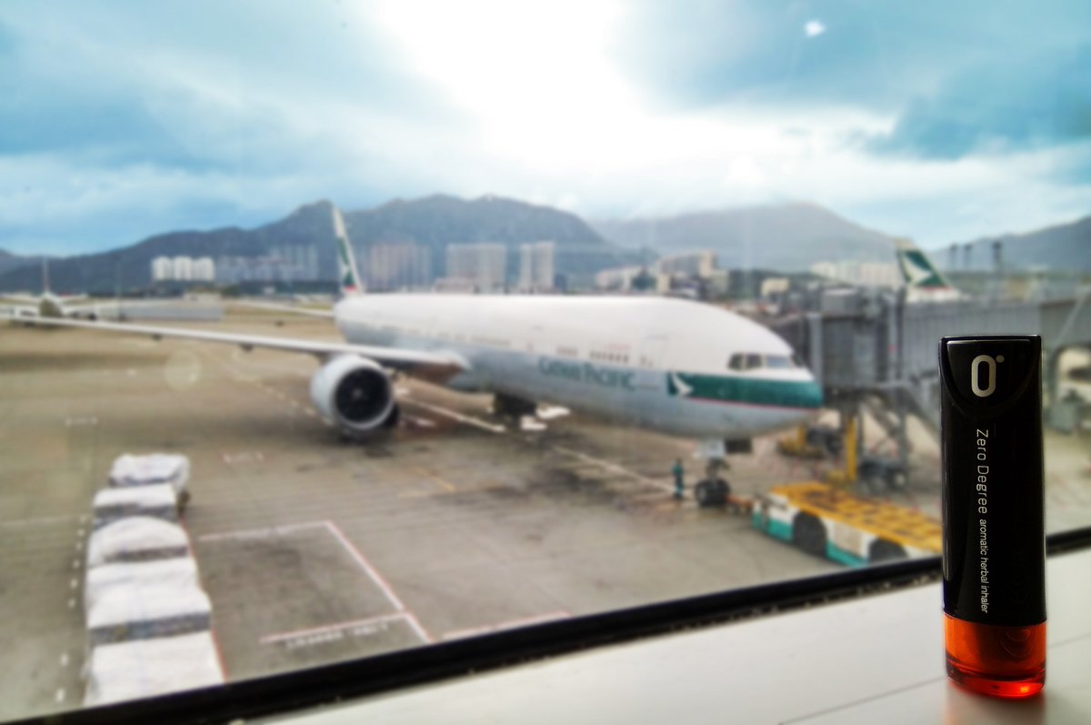 myzerodegree1's tweet photo. Jet lag &amp; travel discomfort? Not to worry about that when you got this natural remedy on the move with you to sort those out!

#jetlagremedy
#traveldiscomfort
#HongKongInternationalAirport
#smoothjourney
#aromatherapyonthego
#naturalremedyonthemove
#mytravellingcompanion
#flight https://t.co/uskpxFI4HU