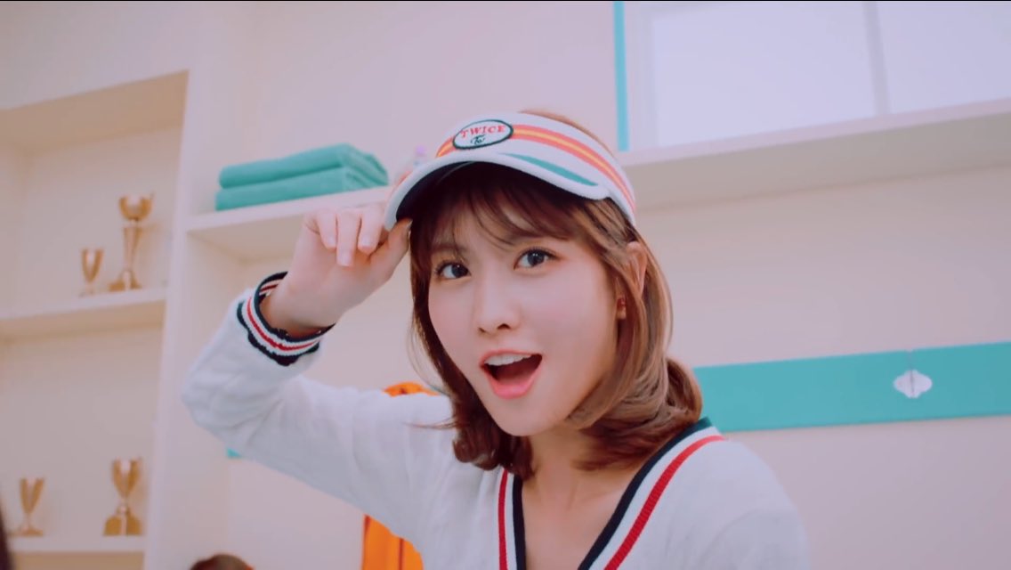 Momo Th Twice Brand New Girl Music Video T Co Vdzf359syu Twice Momo