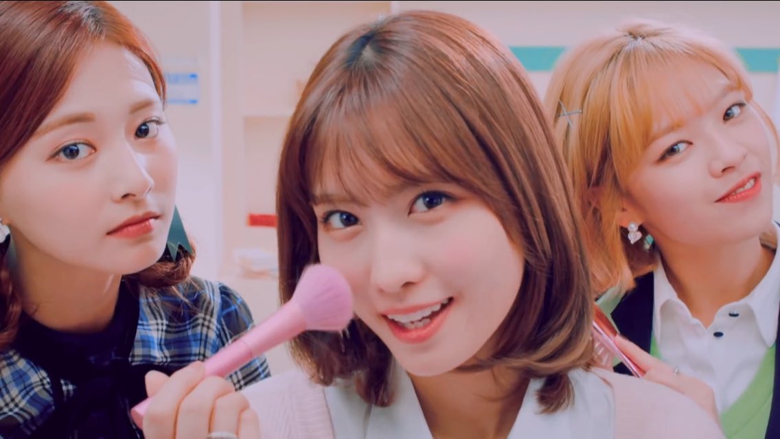 Momo Th Twice Brand New Girl Music Video T Co Vdzf359syu Twice Momo