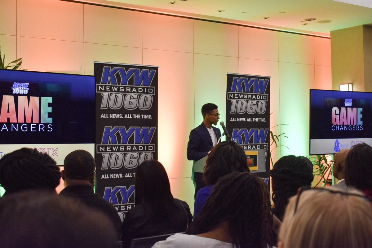 DHNupes's tweet photo. Last night Brother Archie (@kaseir_ ) attended the 6th Annual Game Changers award ceremony. He was invited to accept an award that was given to Snider Hockey and share a piece of his story, due to his involvement with the program and his burning passion to give back.👌🏾#achieve https://t.co/J4ksk3zGde