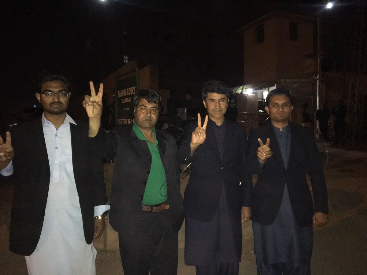 malikshakeel755's tweet image. SMT Team at NAB. 
Next hearing Tomorrow at 02:00 PM

#DisqualificationRejected