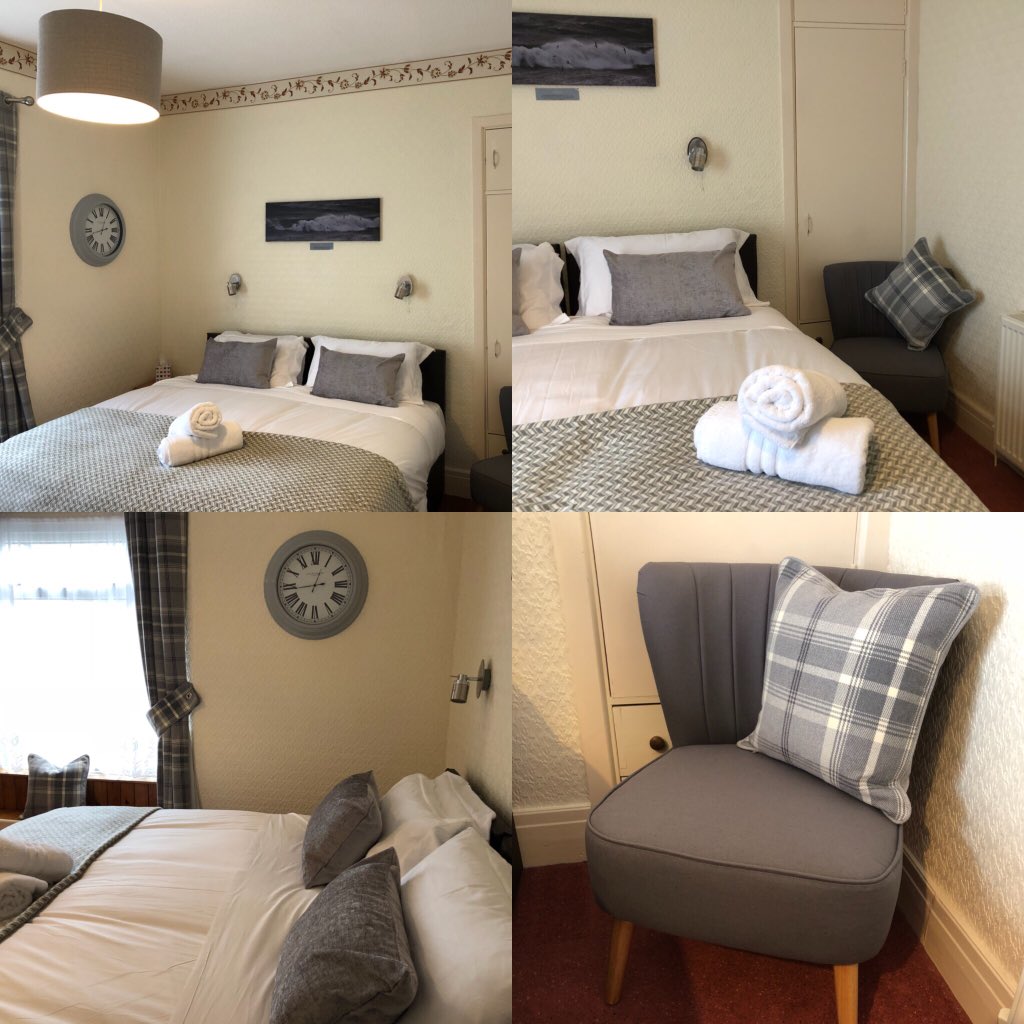 Atters09's tweet photo. A few new touches in room 1 #superkingbed #stay@lindholme #stayinTenby https://t.co/cd0G57jsrH