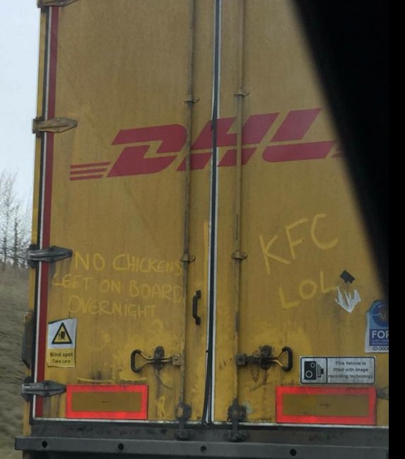 Richie100001's tweet photo. Spotted in London 😂😂#DHL #KFCCrisis #kfcclosed https://t.co/39FjP5WJhf