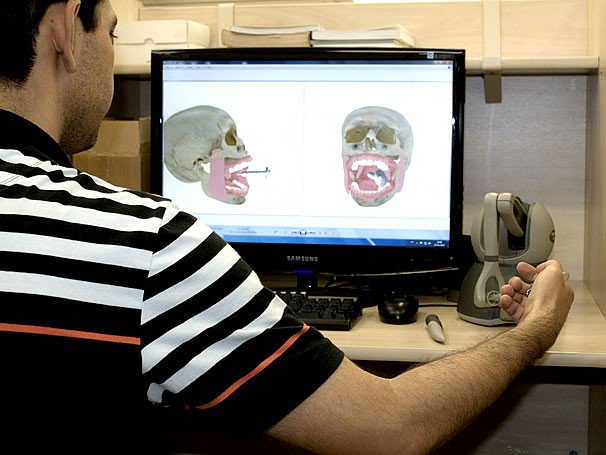 Interlab_USP's tweet image. O Interlab possui foco nas novas tecnologias interativas, incluindo realidade virtual, realidade aumentada e jogos digitais. A proposta é o desenvolvimento de soluções inovadoras nas áreas da Educação...Leia mais em redeglobo.globo.com…/saiba-como-funciona-o-laborato…