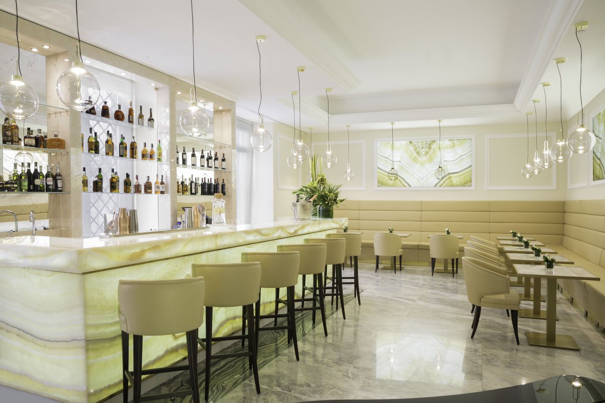 #Simplicity, carried to an extreme, becomes #elegance.
John Franklin
@alephromehotel
#Aleph #Rome #Hotel #Luxury #Design