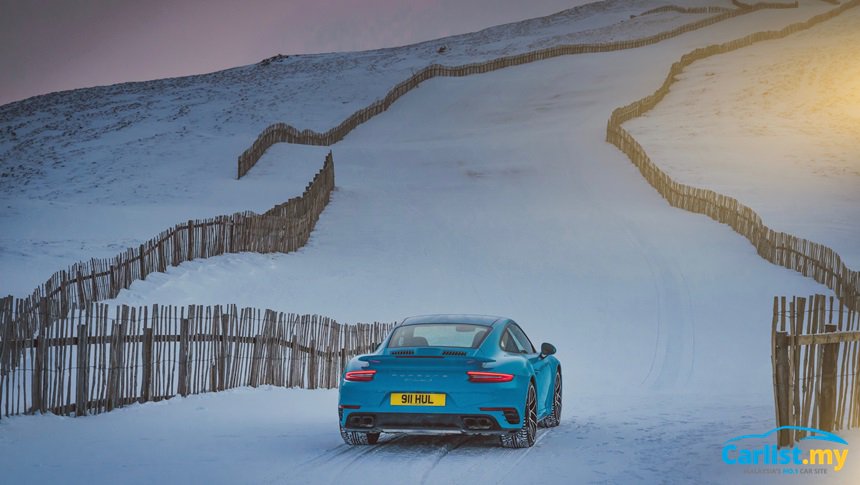 Did anyone happen to spot a @Porsche 911 heading up the slopes @theglenshee? Not a sight you see everyday. #SkiScotland Read all about it! carlist.my/news/porsche-9…