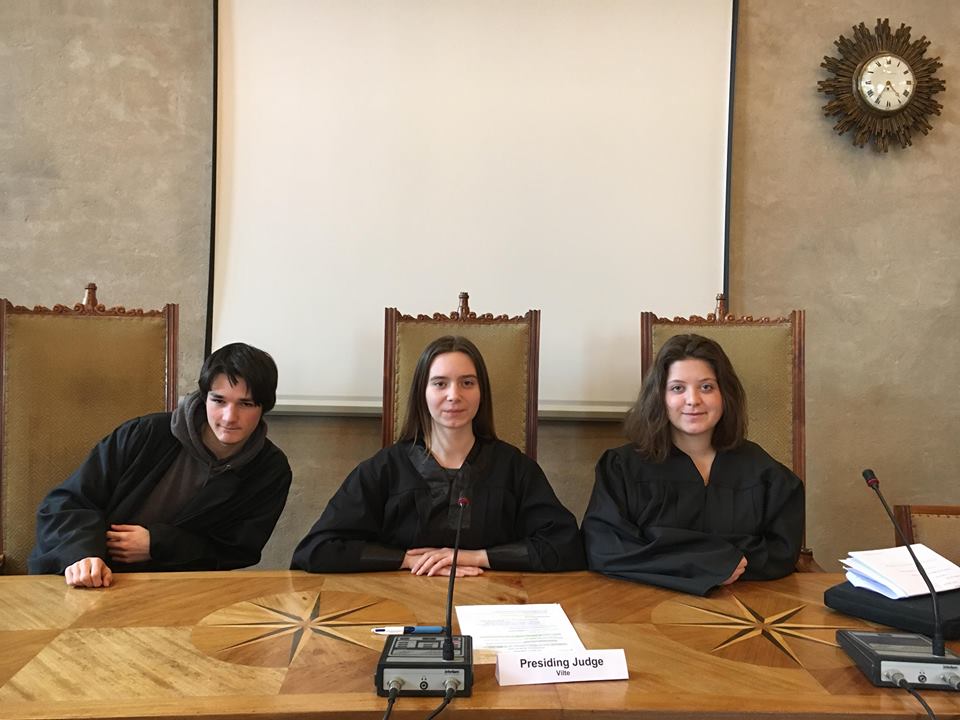 viltukau's tweet image. The trial shall proceed. 👩‍🎓First Steps in the #Law!
#criminalcase #presidingjudge #lawyers