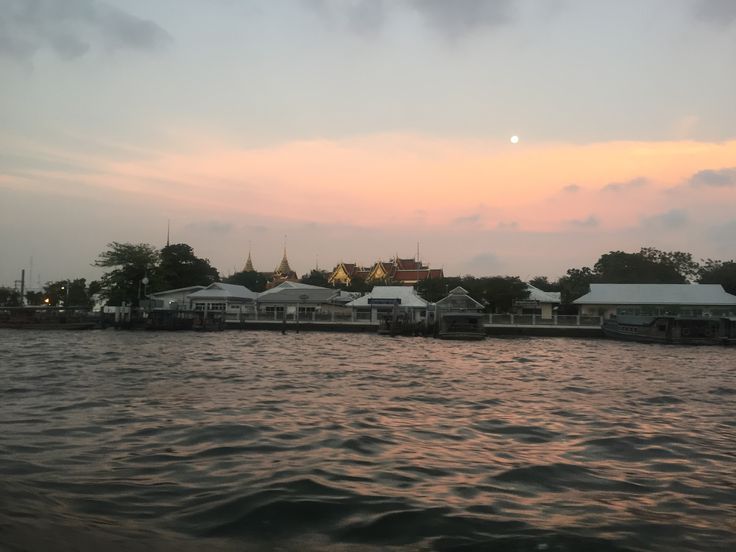 bangkokinformer's tweet image. Grand Palace, Chaophraya River Bangkok #hect #hectindia #wedoevents #conference… – Bangkok Picture bangkokinformer.com/234677/grand-p…