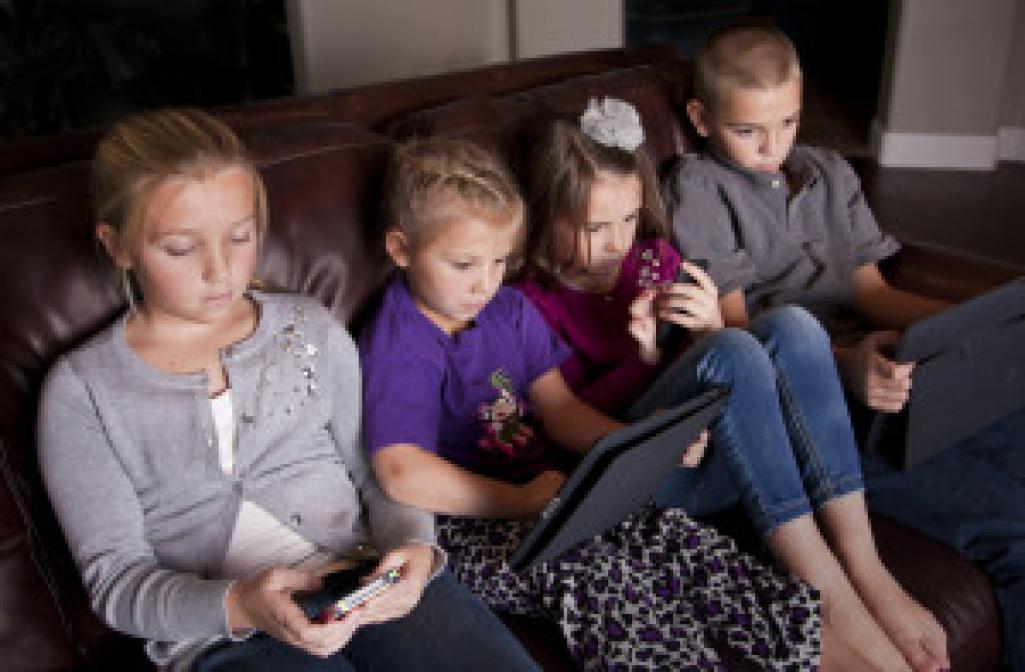Michal_Fiabane's tweet photo. Our more addictive world, by @nireyal Read:  https://t.co/8CvUxJMdtf #habits https://t.co/qFMVBcjcib