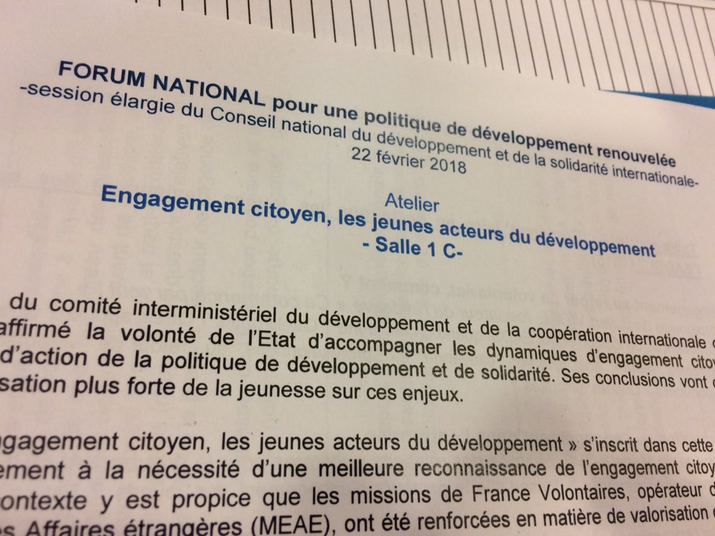 FVolontaires's tweet photo. Ouverture de l’atelier « Engagement citoyen, les jeunes acteurs du développement » par C.Coupez, présidente d’Educasol qui rappelle les missions de @FVolontaires en termes de valorisation des engagements #CNDSI https://t.co/DR5IF75Mna