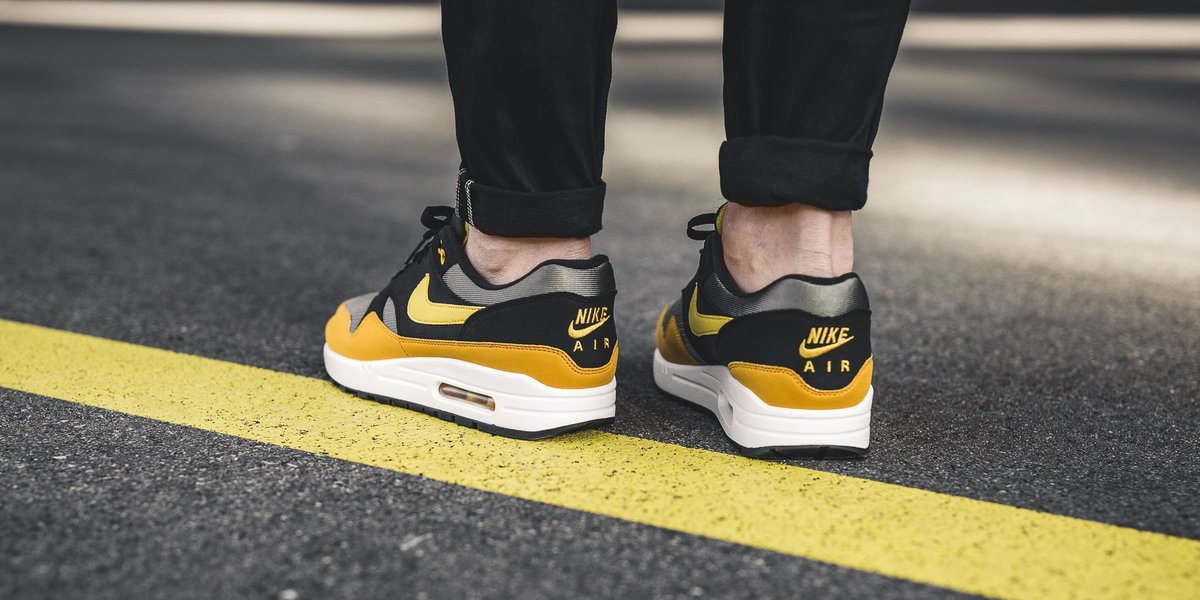 air max 1 dark stucco vivid sulfur