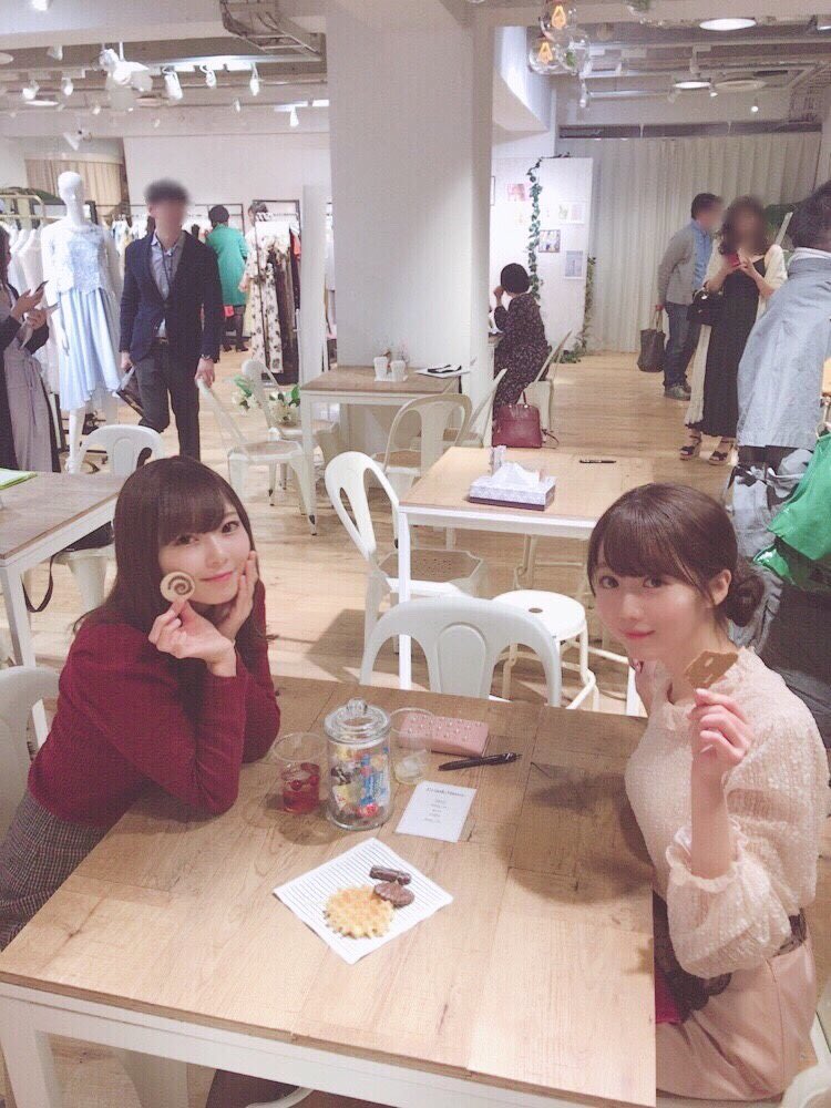 otani_emiri's tweet photo. 今日はMIIAさんなどの展示会に
誘ってもらい、行ってきました♪

可愛くて大好きな子と…☺️💗
春服もすごく可愛かったです！！
春が待ち遠しくなりました🌸

#イコラブ #イコールラブ https://t.co/fjCbwZltIj