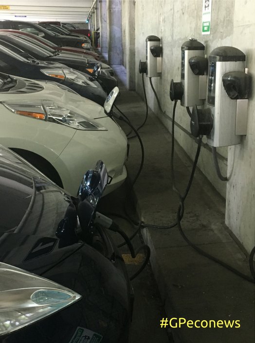 GPeconews's tweet photo. Go farther on your next charge! @nissan @NissanElectric Leaf makes it easy to find charging stations! Learn more here:  https://t.co/D9ro6MPJVk  
#DriversWanted #JoyRide #WhyIDriveElectric #Energy #Renewables #Solar #IoT #EnergyEfficiency #Green #EnergyManagement https://t.co/TSSPpVA2q7
