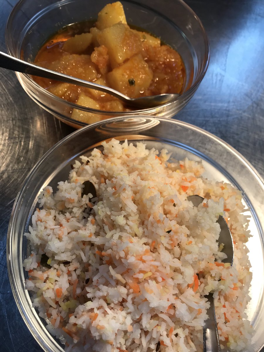 HIXAcademy's tweet photo. What a great evening last night with chefs from the @ShalimsBalti Thank you from all the students. https://t.co/v9c1v0qv9o