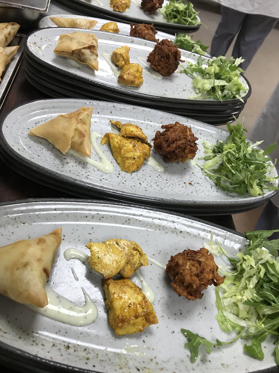 HIXAcademy's tweet photo. What a great evening last night with chefs from the @ShalimsBalti Thank you from all the students. https://t.co/v9c1v0qv9o