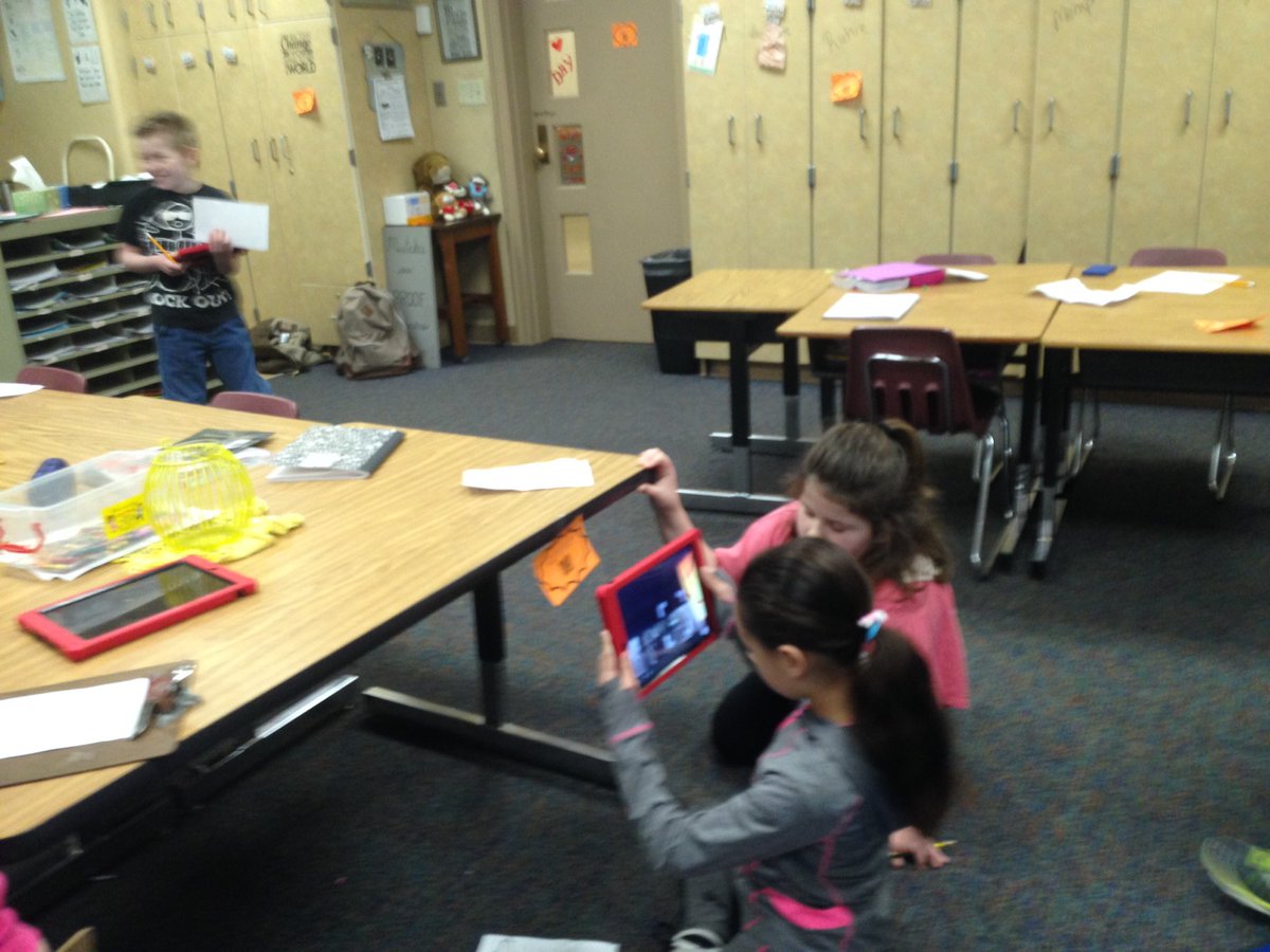 Janemonroercs's tweet photo. Using QR codes to practice parts of speech!#DLDay #abetterfairview #RCSelearn https://t.co/7YU4B5YrMm