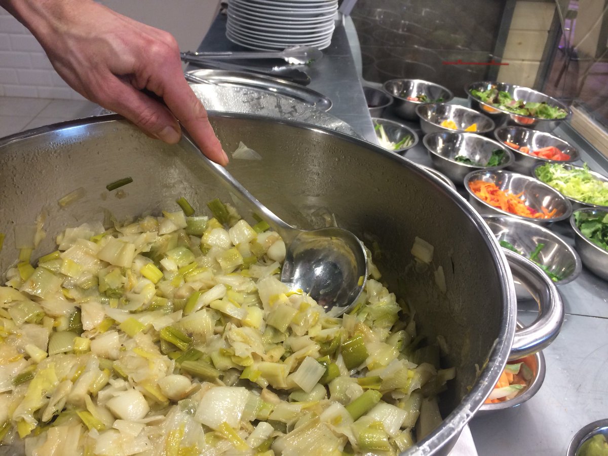 Esta tarde #maridaje de calçots con 🍺 artesana <a href="/AssSinglot/">Associació Singlot</a> Presentación de nuestro eco-vegetariano. #delcampoalplato