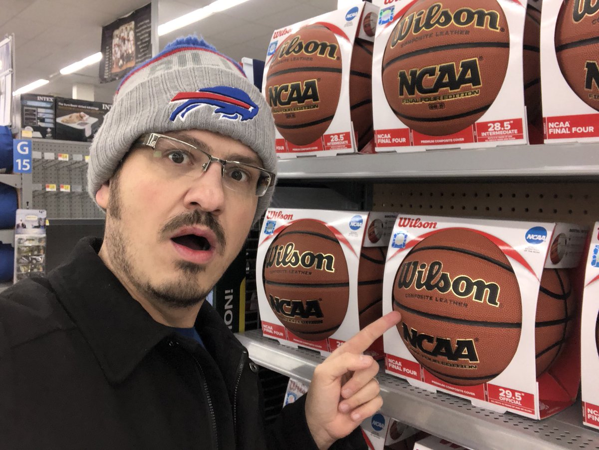 OriginalMisterC's tweet image. Heading to @livingdaytontv today to talk about the  @DaytonHoopla event on March 11, 2018 and we will also explore the science of basketballs!  @livingdaytontv starts at noon!  #thefirstfour #MarchMadness @DaytonFlyers #learntogetherdayton
