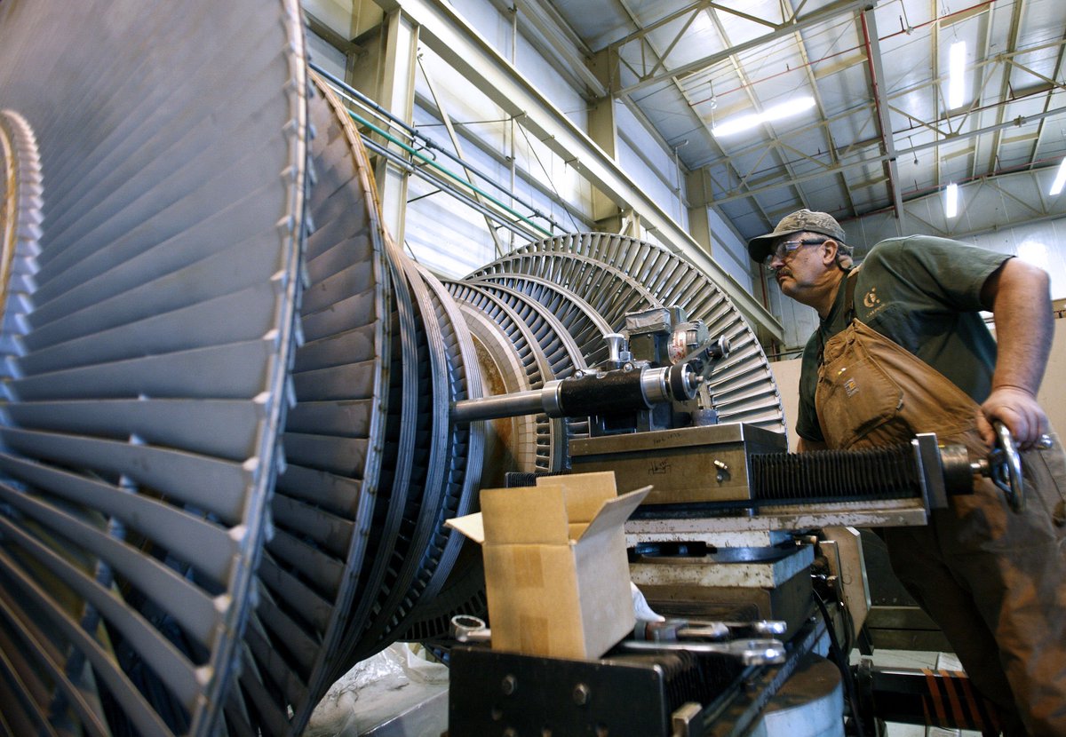 BloombergNEF's tweet photo. Sustainable Energy in America Factbook: As a review of the statistics shows, “the growth of sustainable energy industries contributed to greater economic competitiveness, job creation, and the expansion of the American economy.”
Learn more: https://t.co/QXVLJntAGT #BNEF2017 https://t.co/8fpKFRHH8o