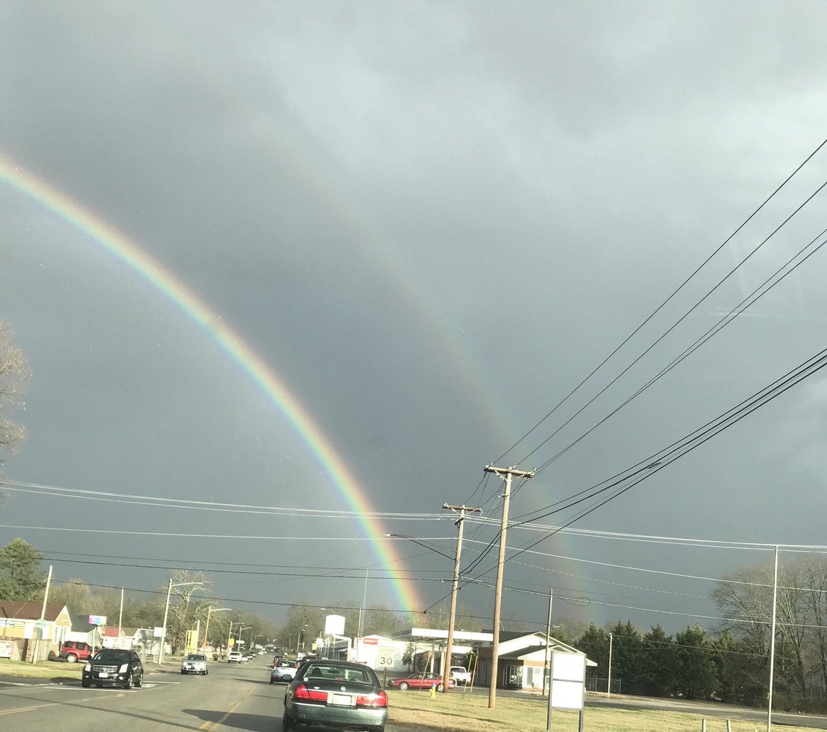 mac101981's tweet photo. @NC5_LelanStatom check out this amazing #DoubleRainbow 🌈 from Tullahoma. https://t.co/xXd3U0sKk5