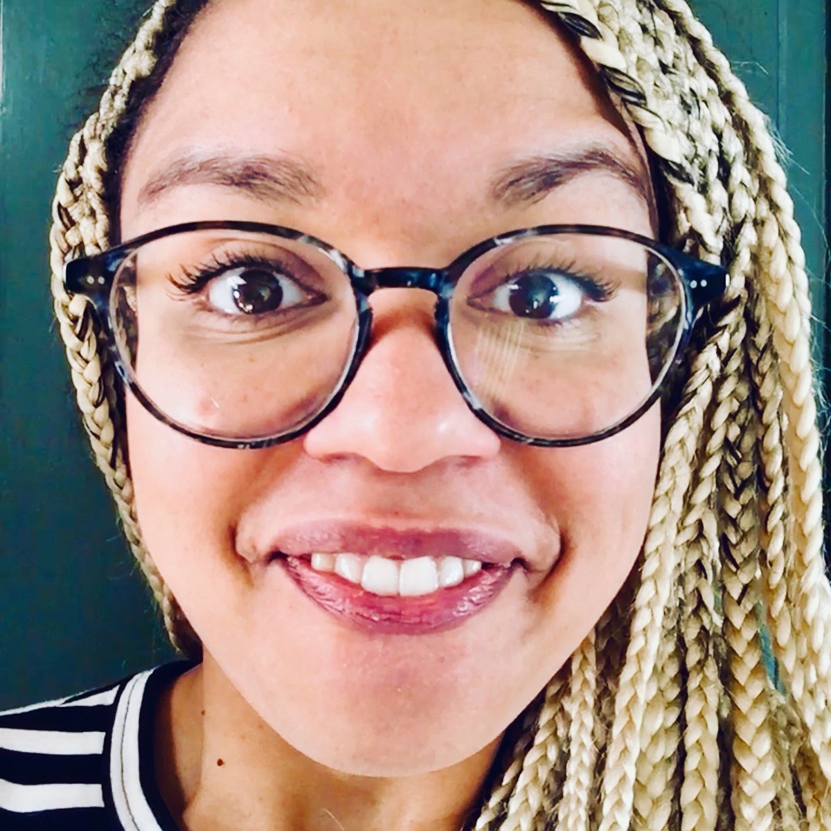 Straks rond kwart voor vijf bij @tomdecock op <a href="/MNMbe/">MNM</a> #Batibouw #baksteenindemaag