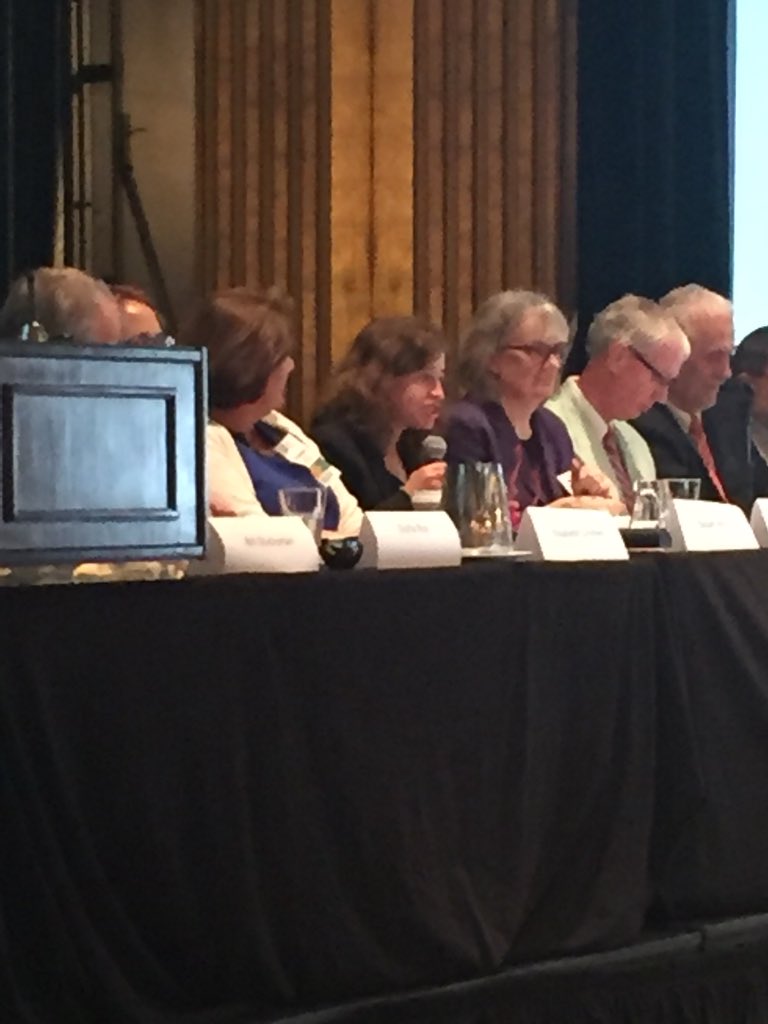IAFL_FamLaw's tweet photo. Amusing presentation on #NYC disclosure by Susan Moss - draconian &amp; highly punitive approach to non disclosure but also to “illegal” self-help. #FamilyLaw #IAFLSavannah https://t.co/rTpAQea1aM