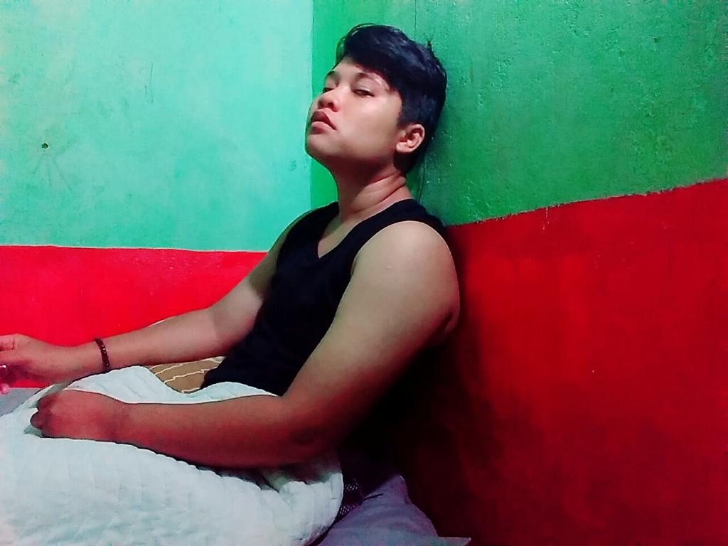 Olan2105's tweet photo. Baru setegok mato merah hahaha lucu y @endah141098 https://t.co/SFsGCowsy3