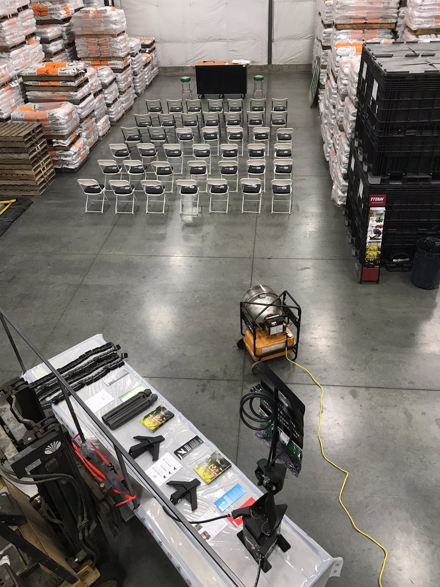 LyonAgService's tweet image. Looking forward to our @DuPontPioneer and @360yieldcenter agronomy meeting today at the Lyon Ag Services seed shed.