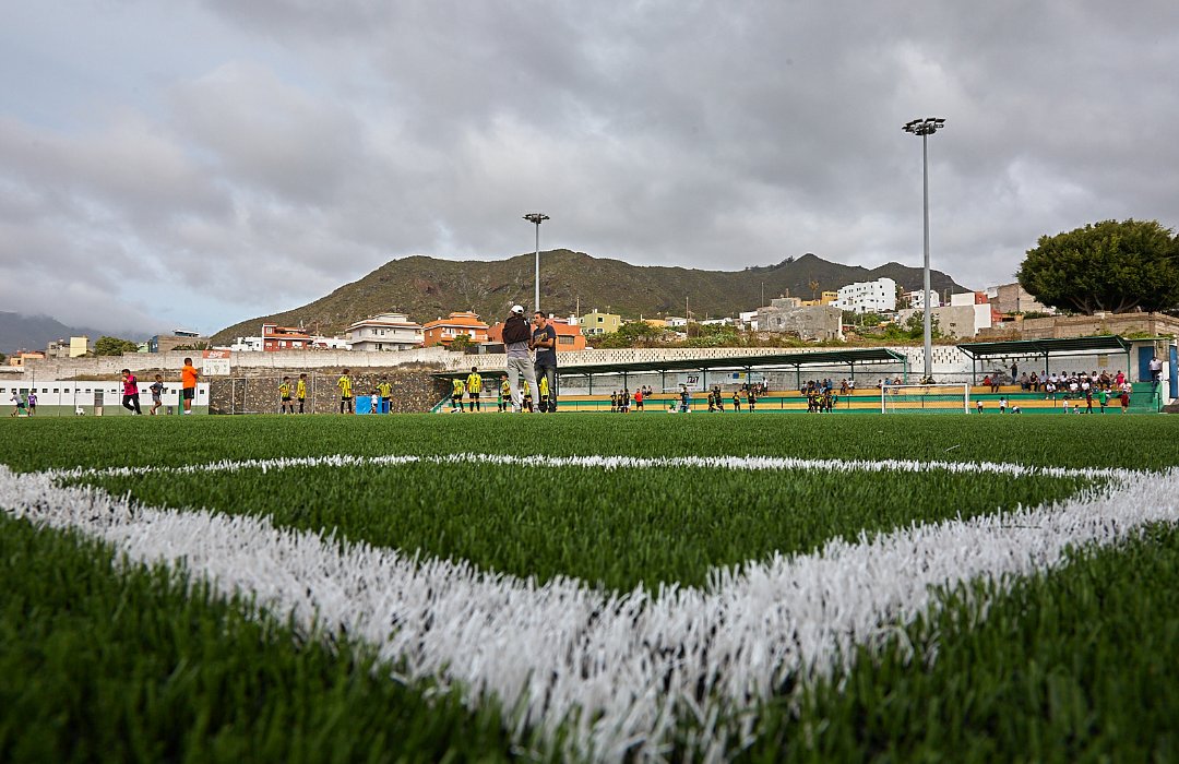 UDRealejos's tweet photo. Este viernes 23 de Febrero, a las nueve de la noche, nuestro primer equipo juega su partido de Liga Primera Interinsular, en el Estadio Gregorio Dorta, con el @CDValleGuerra.
#VAMOSUDR https://t.co/tfM8JP1v7T