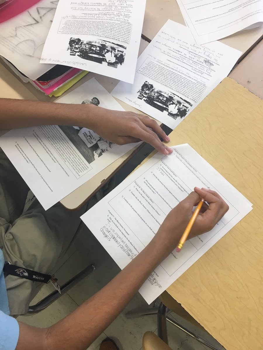 baba_olumiji's tweet image. This morning in #SocialStudies Class 804 did a phenomenal job working in #smallgroups to learn about the #socialprograms of the #BlackPanther Party ....credit our 7th grade SS teacher Ms McKay for providing the idea to switch out to a small group model #BlackHistoryMonth2018 🙌🏾