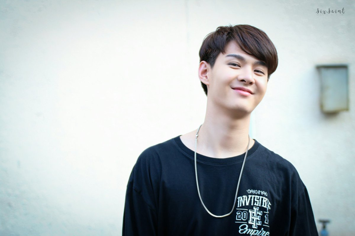 รูปมันอาจจะอึนๆหน่อย แค่คนในรูปสดใสก็พอ 
#saint_sup #lovebychanceseries 
#เอ้พีท