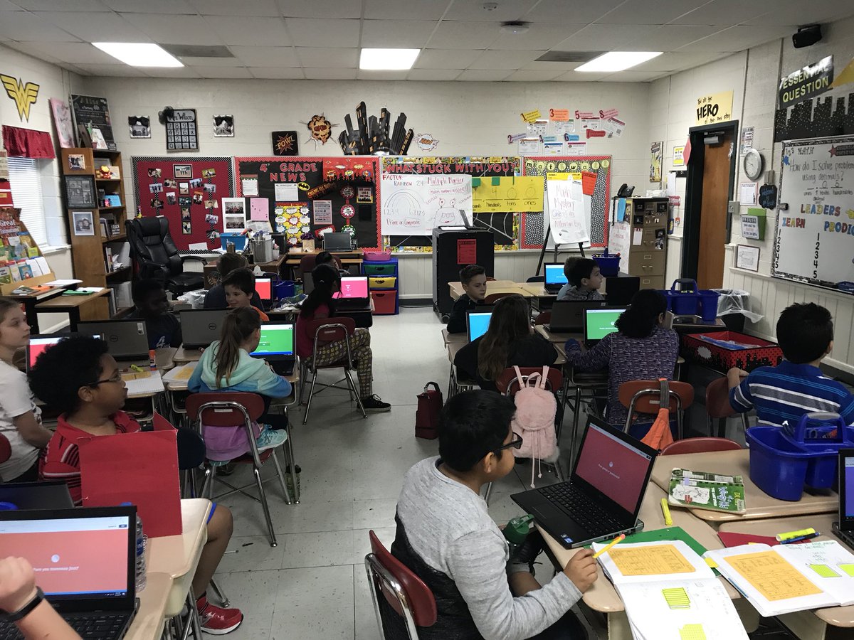reedteach13's tweet photo. Kahoot for the WIN in 4th grade math! #DLDJCS #OfficialDLD https://t.co/IGeuRpVqQg
