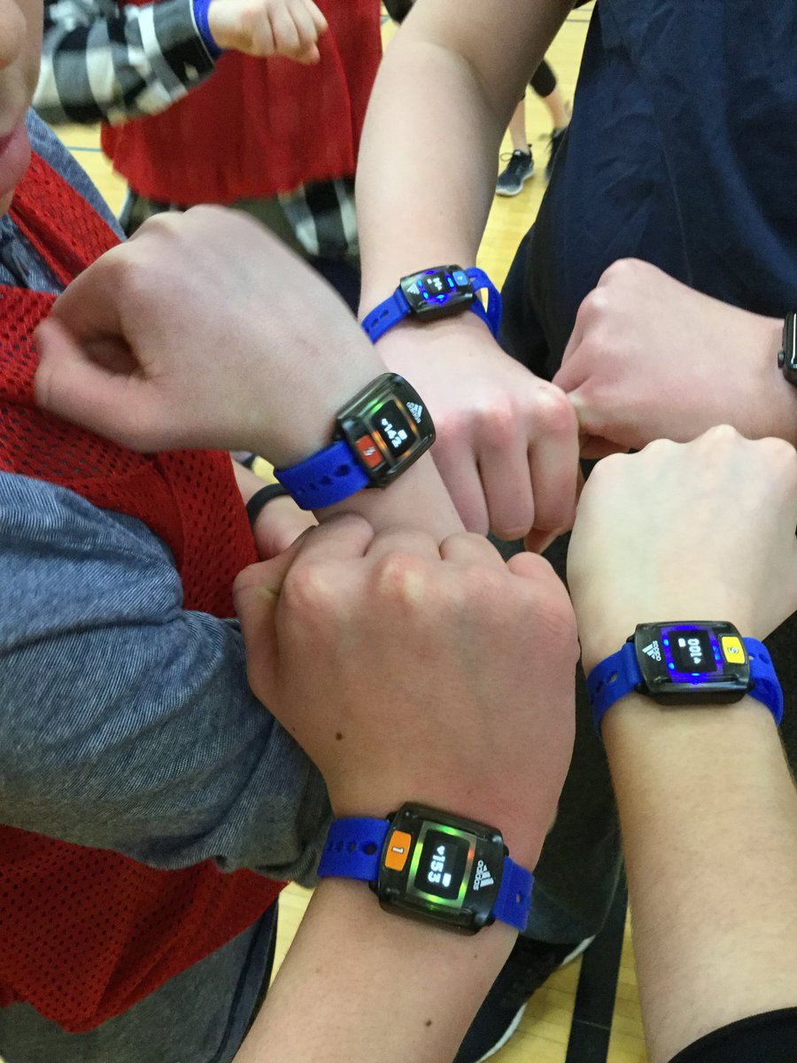 spreen_kelly's tweet photo. Get in the zone, heart rate zone! @SCSLearns #shapevt #personalizedlearning #cvsdvt https://t.co/oFqi3qt9L6