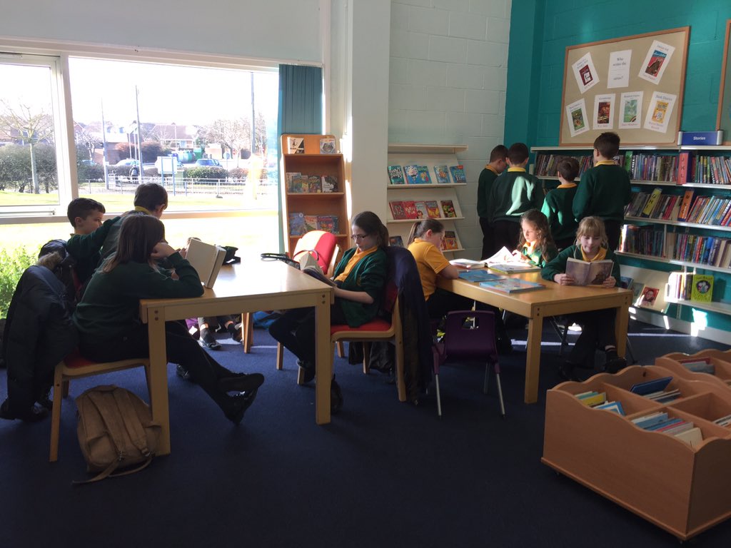 burlingtonjnr's tweet photo. Class 12 pupils @burlingtonjnr enjoying an afternoon #ERLibraries https://t.co/I27QOhdw2E