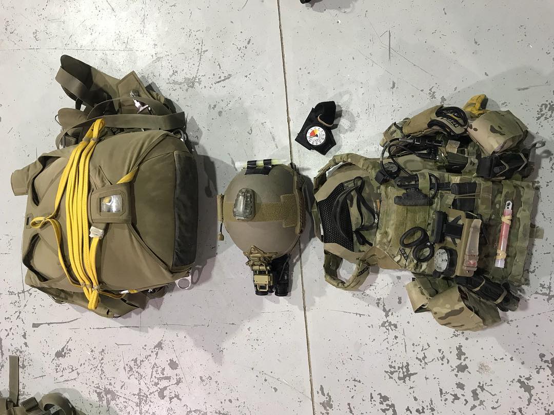 CORESURVIVAL's tweet photo. PC:jumpfiend 
 #idis #idiscorp #coresurvival #nvgs #helstar6 #altitrack #Valkyrie #opscore https://t.co/cE5i8fb7Et