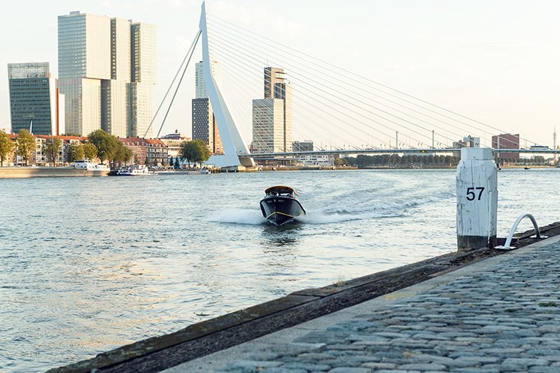 EetbaarRdam's tweet photo. Naar @BlueCity010 met auto, OV of watertaxi. Parkeerterrein kan wel vol zijn! OV: R'dam CS: tram 21/24 - Oostplein (2 min lopen), bus 48 - Willemswerf (2 m), metrostation Oostplein (2 m), Station R'dam Blaak: (10 m) Watertaxi; halte Oostplein (2 m) #ergroeit #reclaimtheseeds https://t.co/gF7kxbEe2N