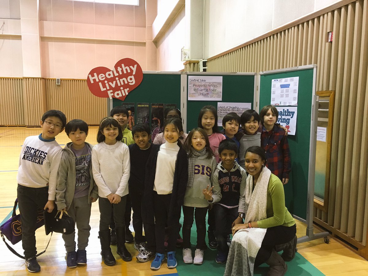 RabihahSimmons's tweet photo. Extremely proud of my Ss today as they shared with our ES &amp; parent community about #healthy living choices #health #wellness #KnightRoK https://t.co/4XX8fx3IsF